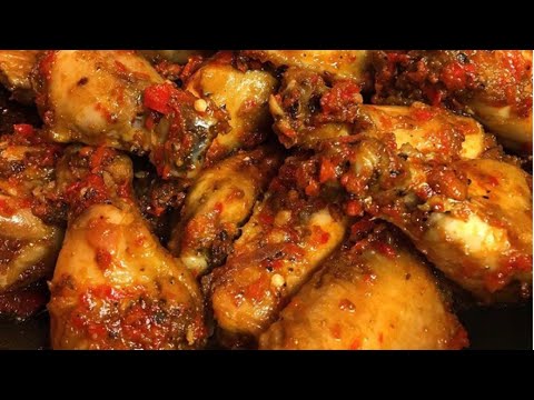 वीडियो: मसालेदार चिकन विंग्स