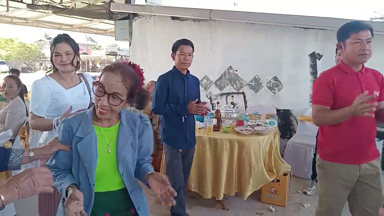 งานขื้นบ้านชาวลาว