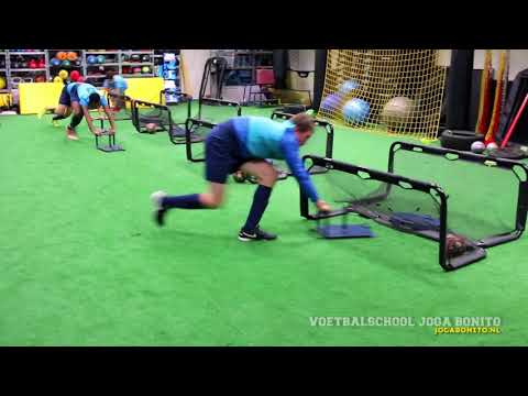 Voetbalopleiding - - -