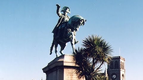 The Grand Conversation on Napoleon sung by Tom Cunliffe