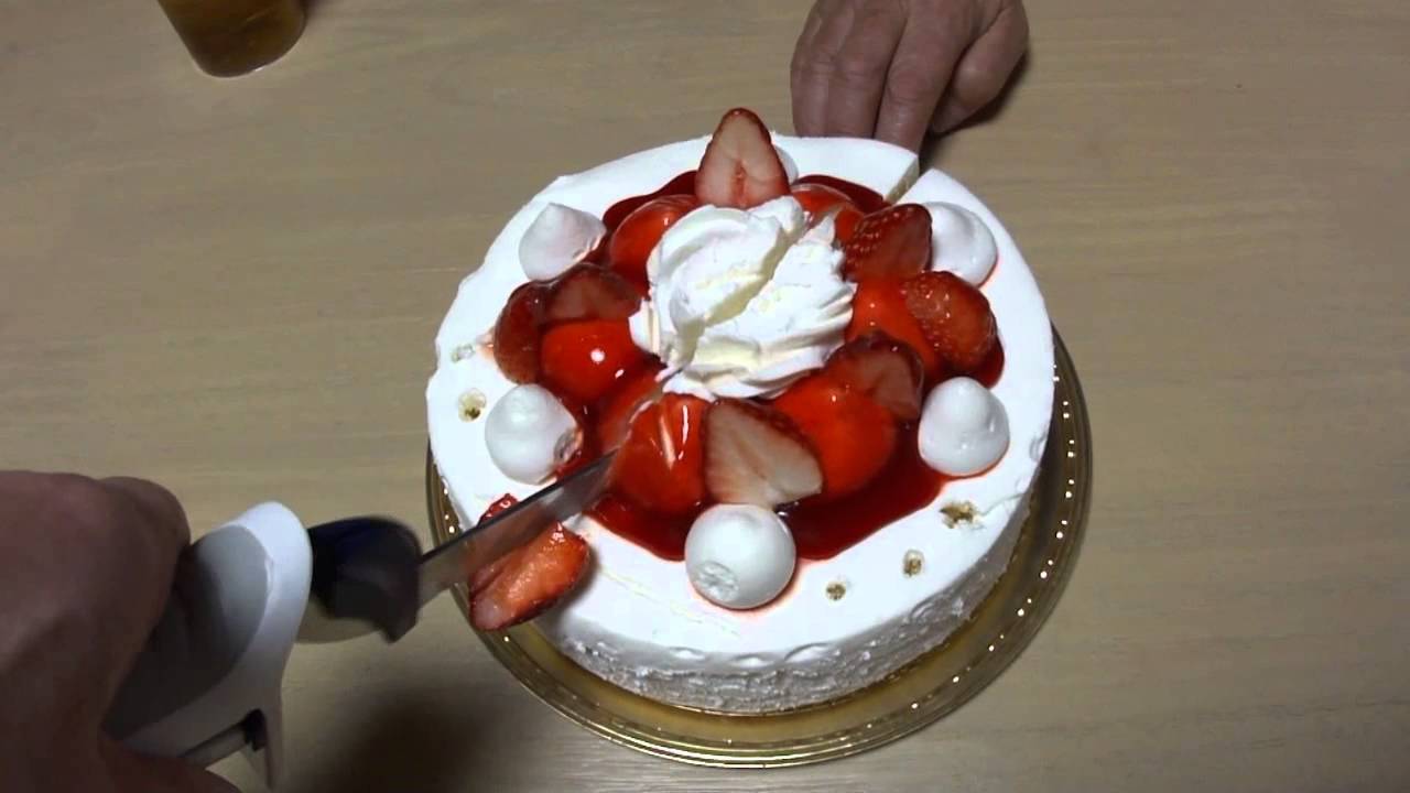 電動ナイフでケーキをカット Youtube