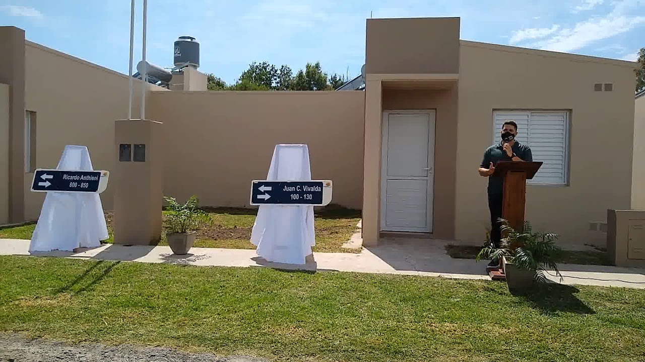 Walker: Se entregaron las viviendas del "Barrio Solar"