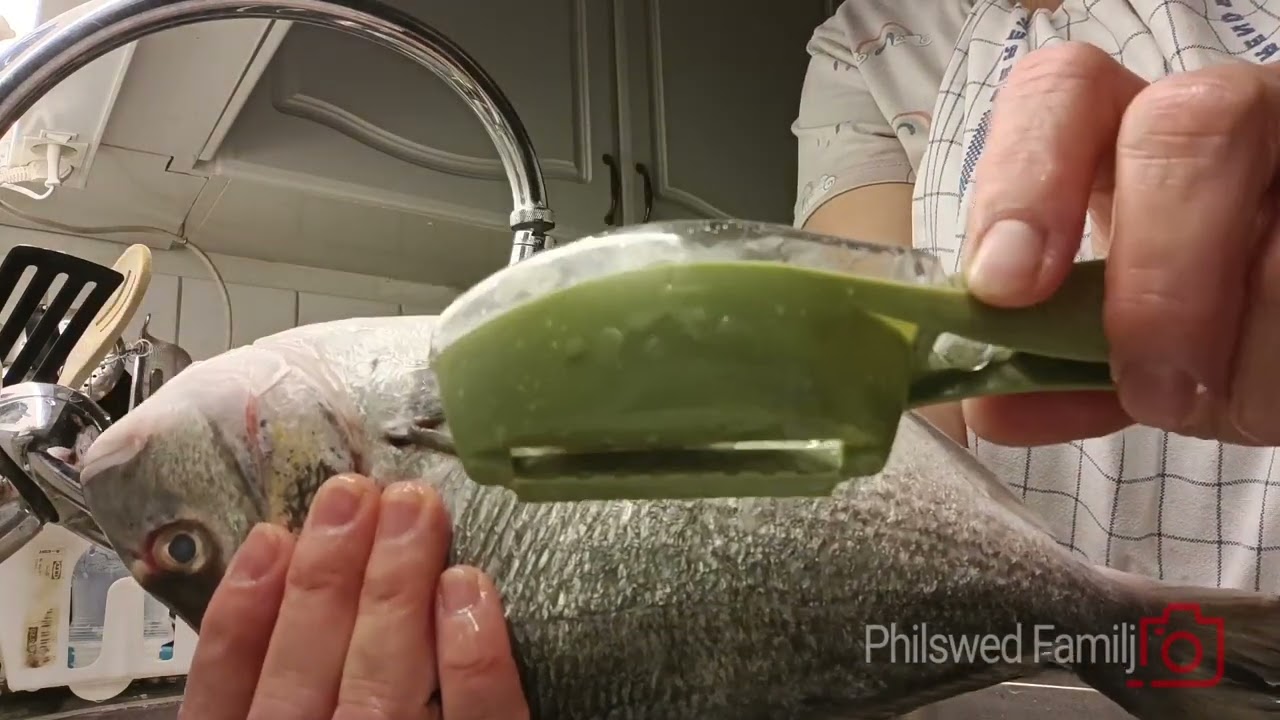 Vlog0124: Cleaning Fish with Removing Fish Scale Manually 