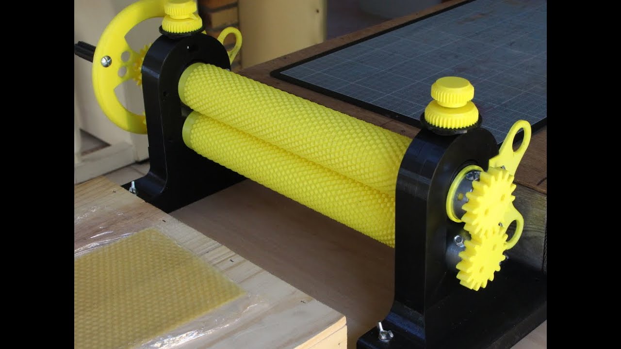 Presse manuelle cire d'abeille gaufrée / bee embossed wax press