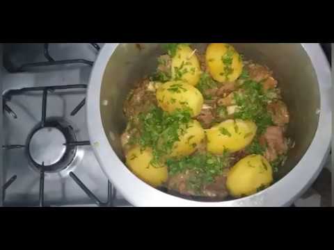 Vídeo: Como Cozinhar Costela De Cordeiro Com Cebola E Batata