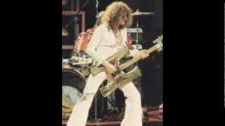 Miniatura de vídeo de "76  Ian Hunter and Mick Ronson   Livin' In A Heart 1990 with lyrics"