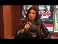 Laura Pausini hablando en 8 Idiomas