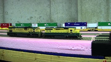 Custom Weathered Atlas U23B LV #507 and P2K GP30 RDG #3606 with Tsunami Sound