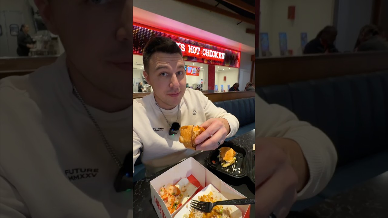 Я съел всё в новом фуд-холле на Лас-Вегас-стрип!