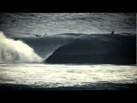 Video: Förlorad I Tiden: Rusty Long Surfar Mundaka, Spanien - Matador Network