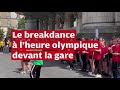 Vido tours  300 collgiens sessayent au breakdance devant la gare