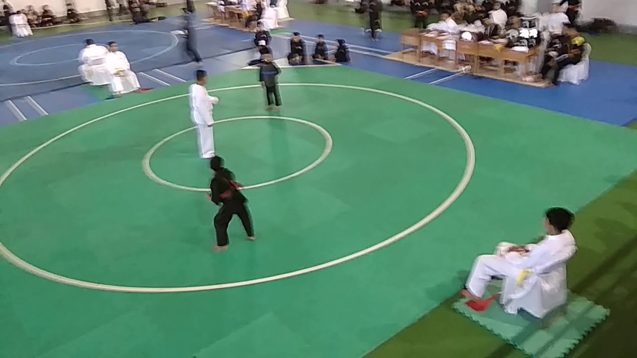 Tanding silat gor ciatel garut - YouTube