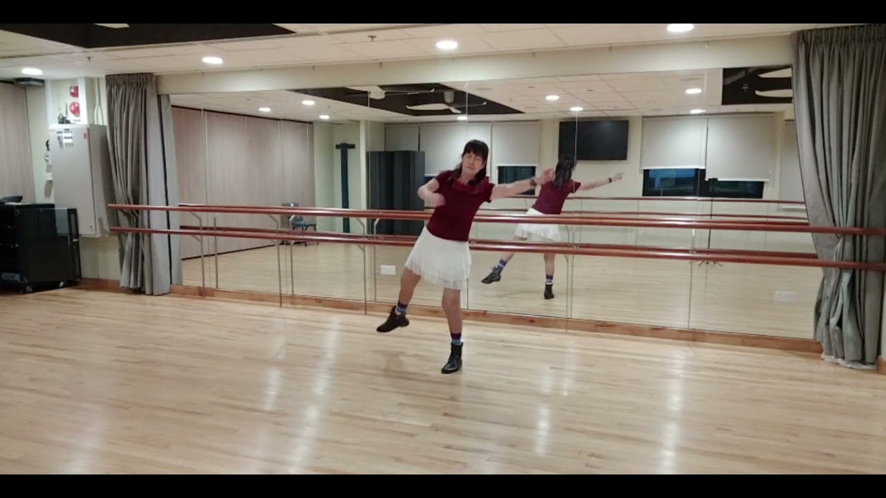 问                                                                                 编舞者：曾金全老师