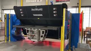 Yaskawa Arcworld 1000 With Custom Weld Fixtures And Fronius Cmt Power Supply