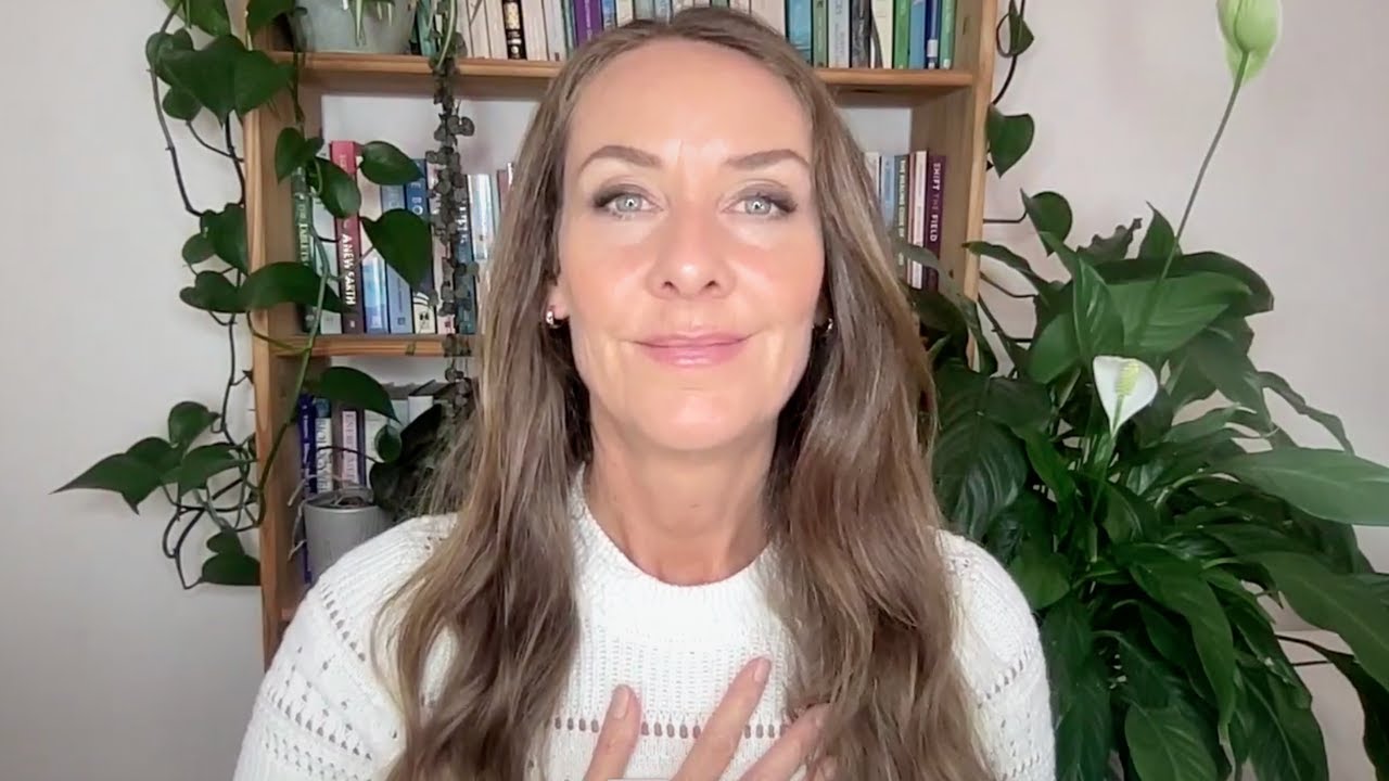 Light Language to release fear of being seen. Healing support for old trauma patterns.