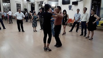 Bachata lớp 3 - Thầy Việt Phú vs cô Huyền Thơ - Th10 - 2017 - Khiêu vũ giao tiếp - Cung VHLĐ