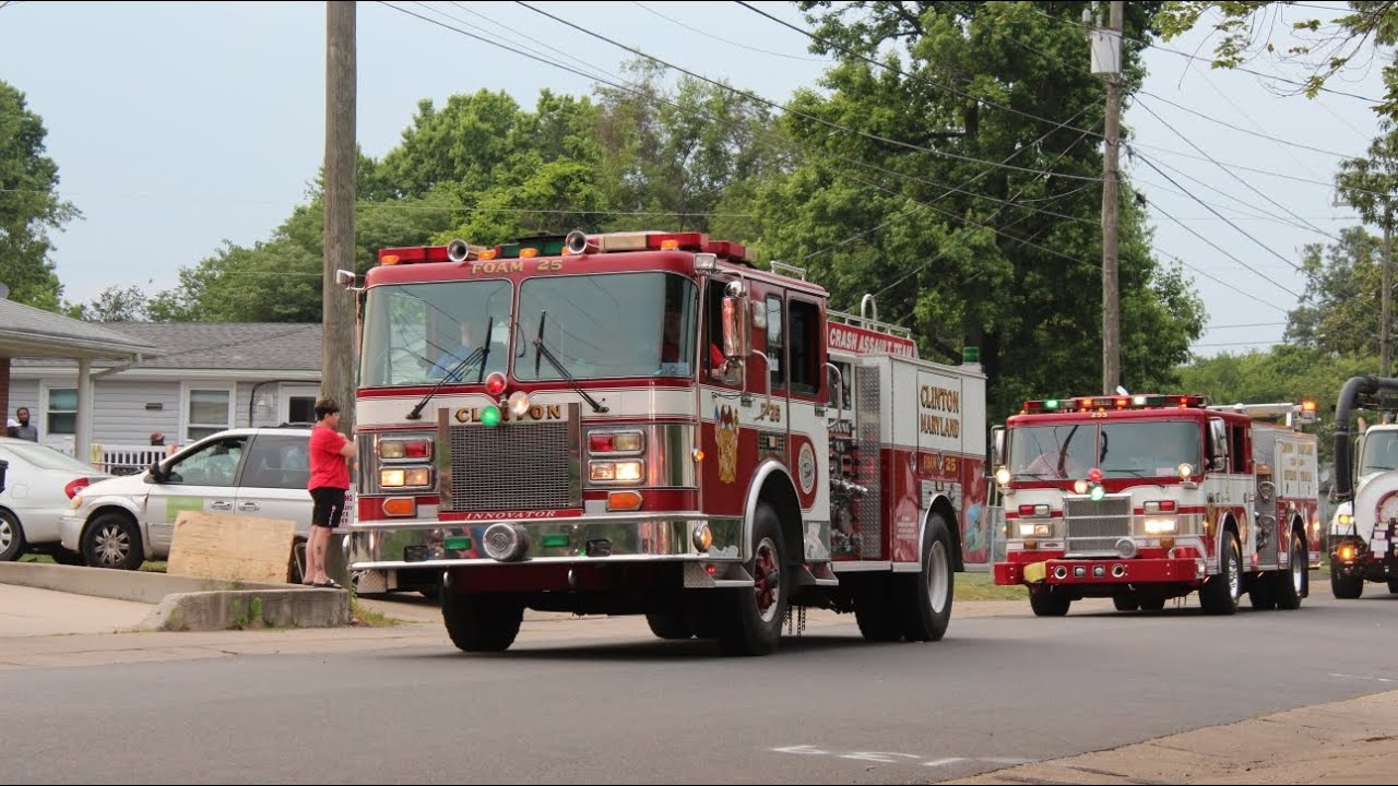Clinton VFD Foam 25 aka "Thunder Chicken" & Engine 255 at the 72nd Nations Loudest Firemen's Parade