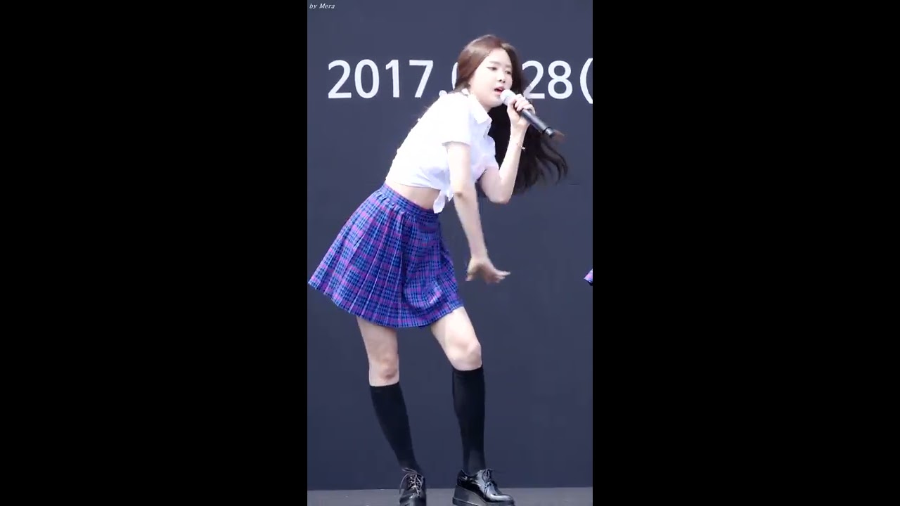 170528 에이핑크 (Apink) Only one(내가 설렐 수 있게) [나은] Naeun 직캠 Fancam (벤츠 기부엔레이스) by Mera