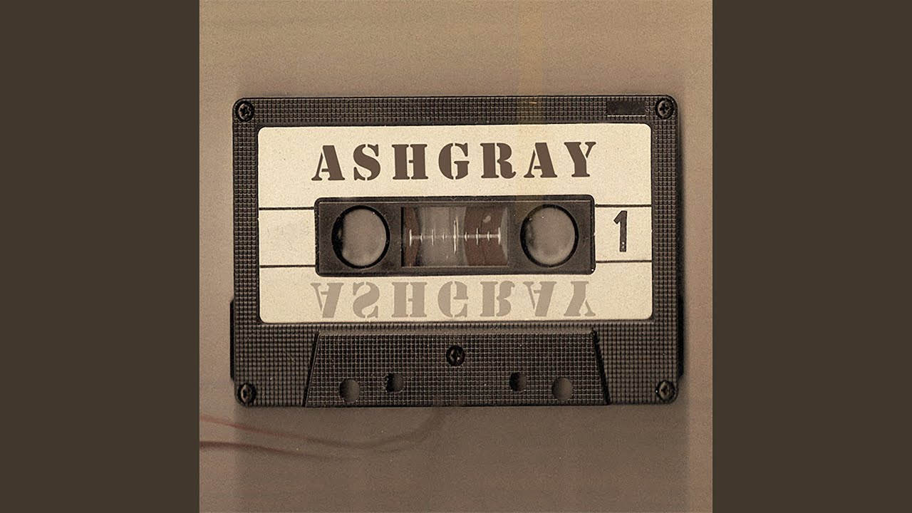AshGray auf YouTube ansehen AshGray auf YouTube ansehen