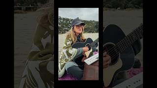 Lainey Wilson teasing new song Can’t sit still. #laineywilson #country #music #fyp #viral