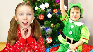 Веселые истории для детей на новый год - малыши помогают Деду Морозу!