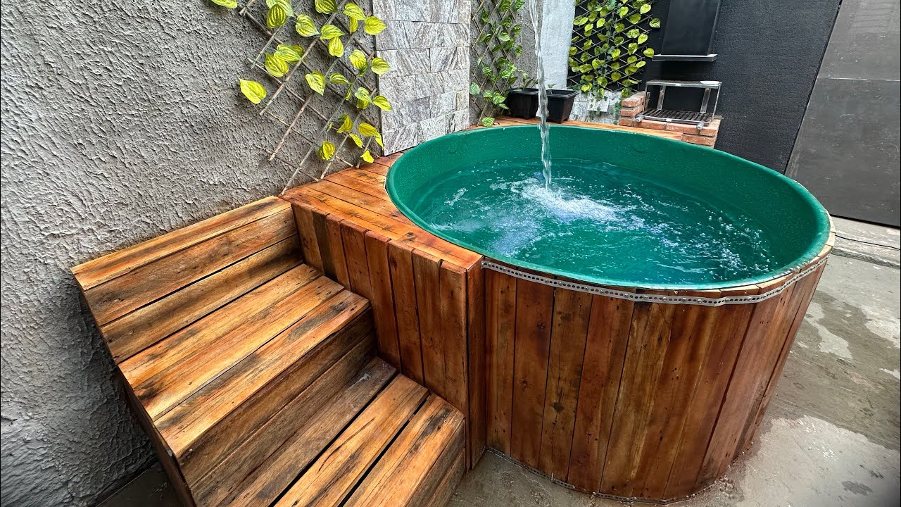 Piscina de caixa de água e palete