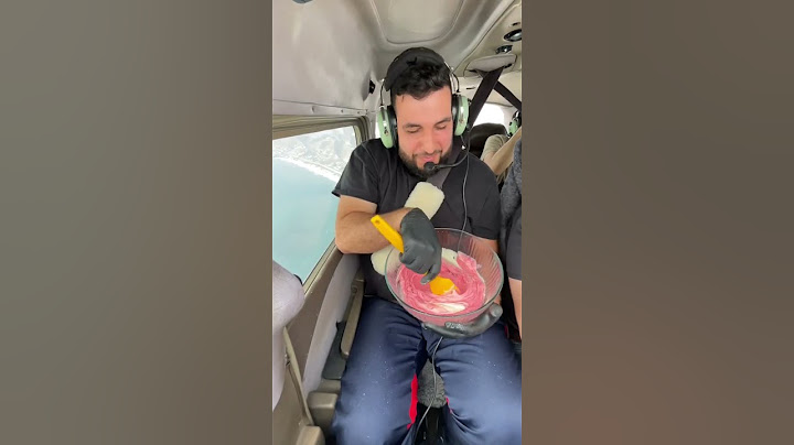 Fudge on a plane! #shorts #chocolate #easyrecipe #flying #plane