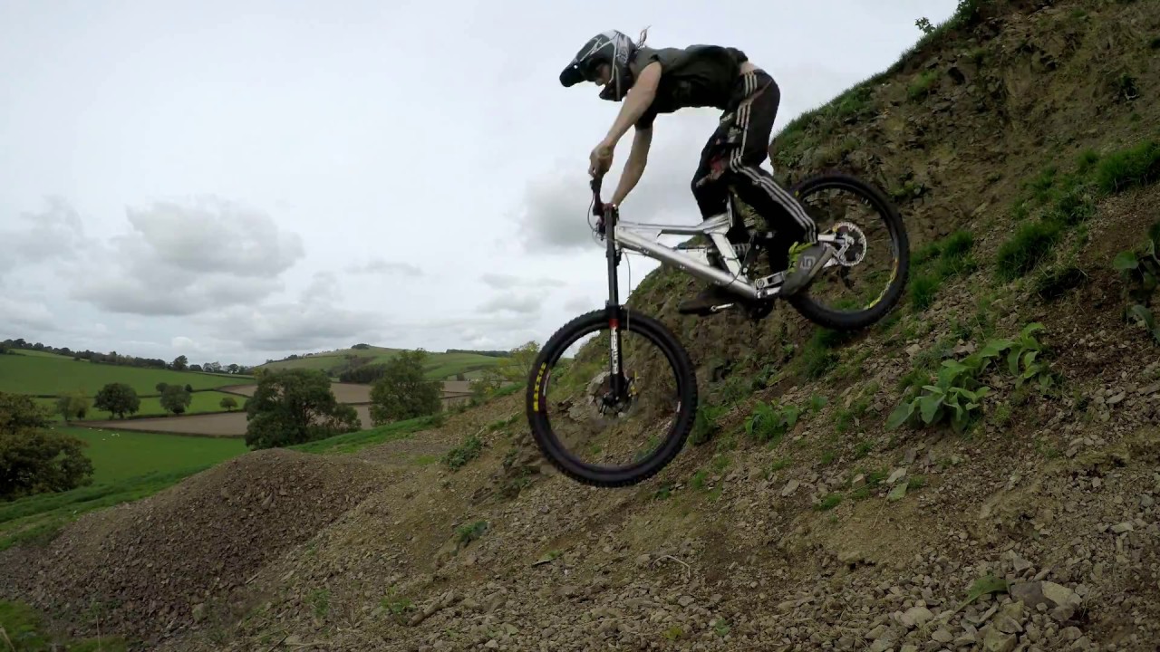 Quarry Riding RAW RIDE QUARRY HUCKING /FREERIDE / DOWHILL - YouTube