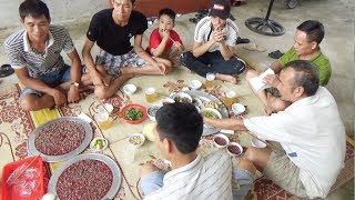Đám giỗ Miền Bắc - 2 mâm tiết canh khổng lồ