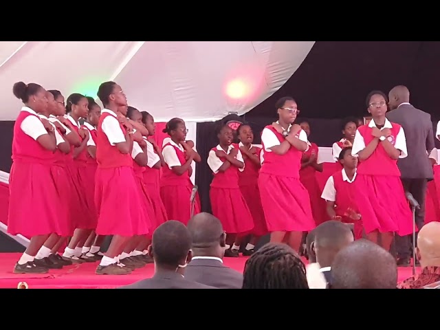 Loreto Limuru Girls performing an arrangement of Zilizopendwa, Let him go by Yvonne Chaka Chaka class=