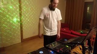 Interlooped 04 // Radium Live Techno & Acid DJ Set from Isolation