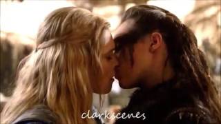 Clexa || Kiss Me