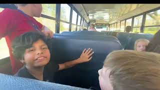 School bus fight πΏππβ οΈβ οΈ