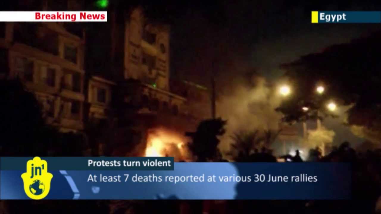 Islamist Egypt rocked by fresh violence: armed mob blows up Muslim Brotherhood HQ in Cairo