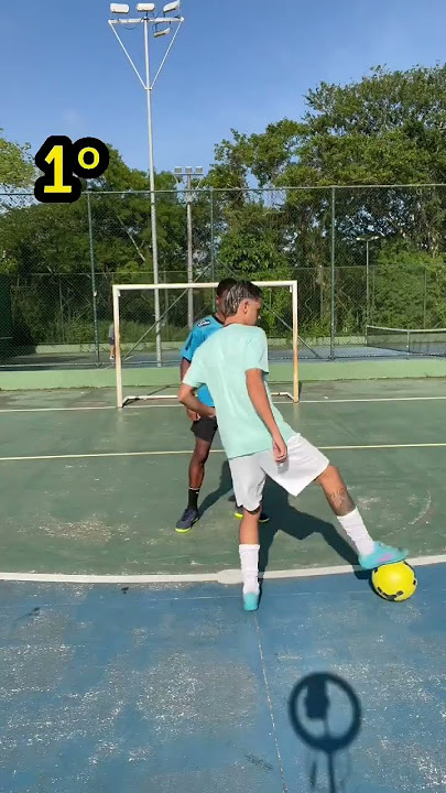 3 Dribles fáceis para fazer no futsal 🔥🔥⚡️#futebol #futsal