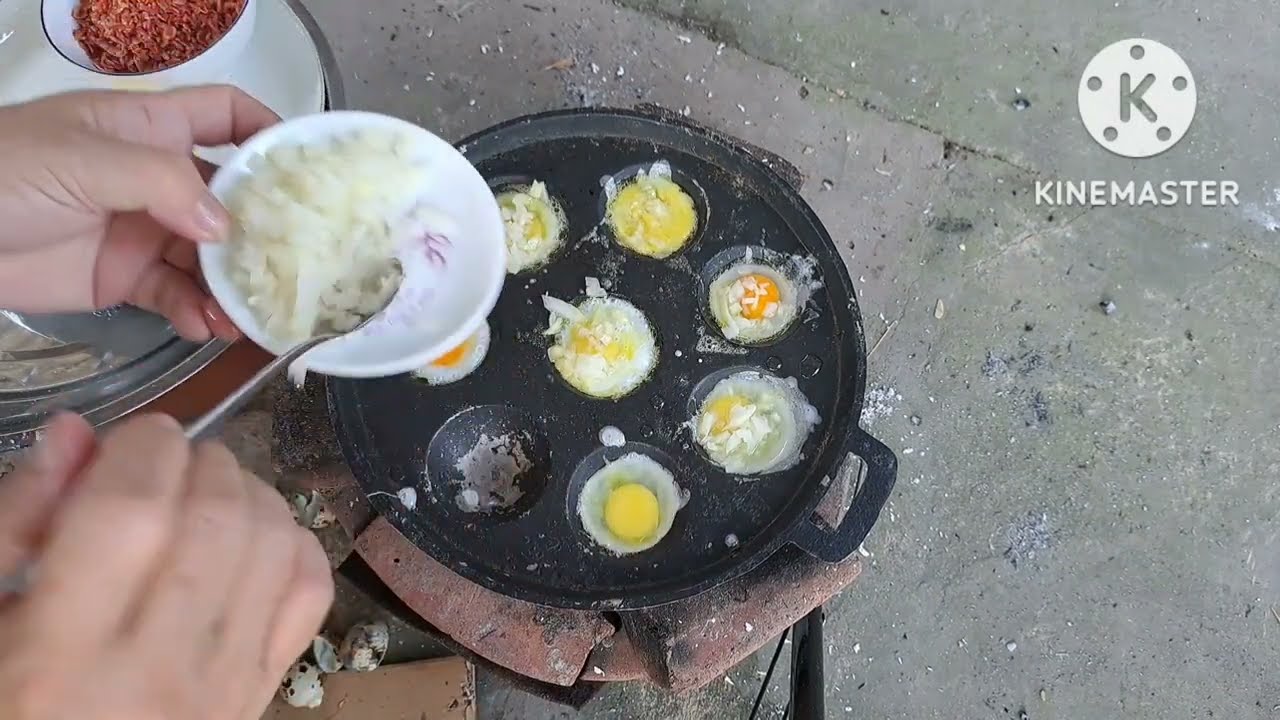 Bánh khoai mì nướng bơ, sẳn lửa than làm dĩa bánh khọt... - youtube