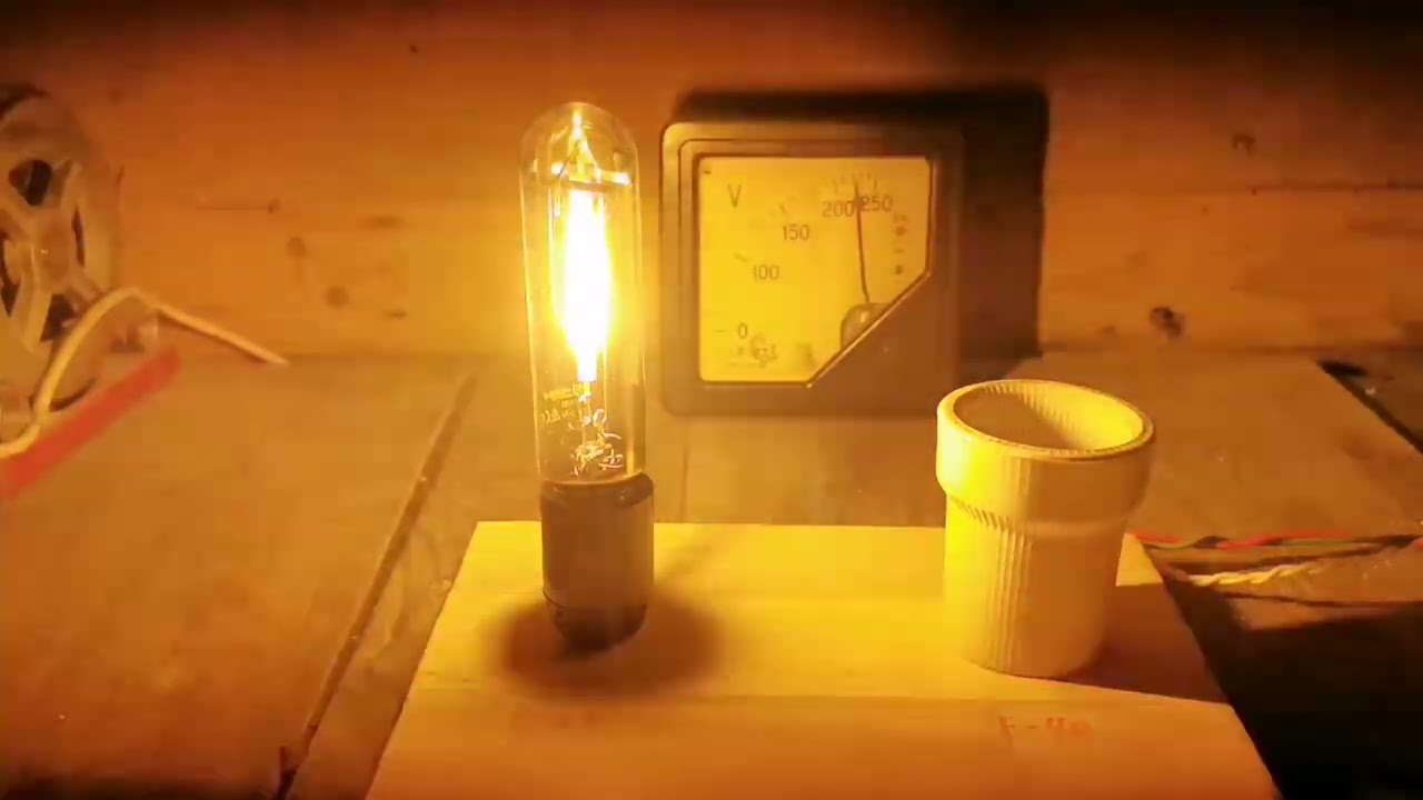 Розжиг и работа в рабочем режиме лампы ДНаТ 100 искра. HPS 100w Iskra start up.