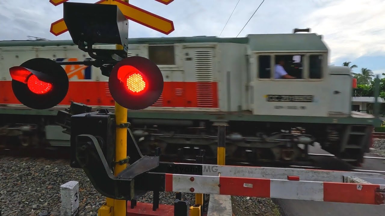 RAILWAY CROSSING 25 | Kompilasi Perlintasan Kereta Api ALKMAAR | Lampu Bervariasi