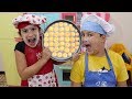 Maria Clara e JP cozinheiros por um dia na cozinha de brinquedo ♥ Pretend Play Cooking Kitchen Toy