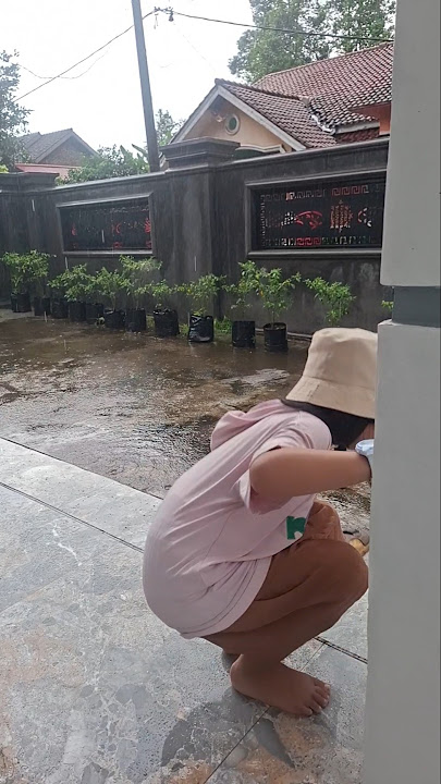 I thought I was going to take a shower in the rain‼️⁉️🤭 #viral #trending #shorts