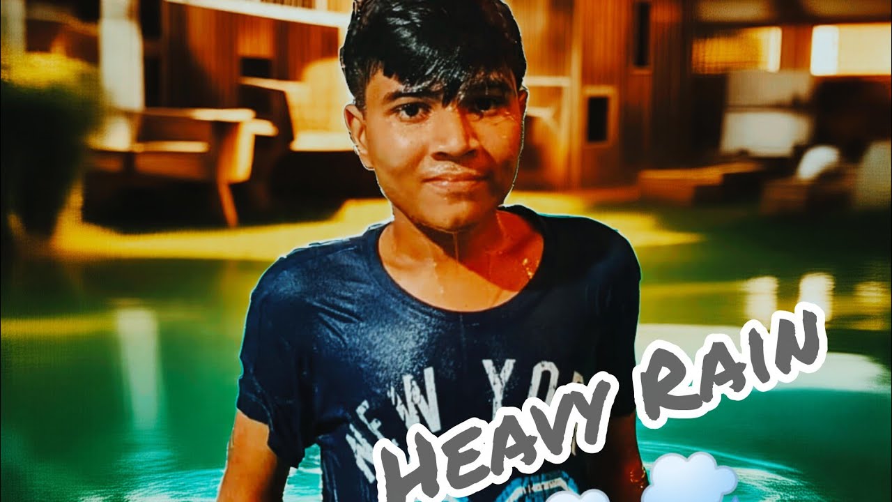 HEAVY RAIN IN KARACHI 😮😱 ll  DOST KI TRAF SY PARTY MILGY♥️🔥