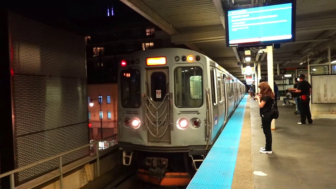 CTA "L" Train System : Midway Airport Bound Budd 2600-Series Orange Line Train @ Roosevelt Station