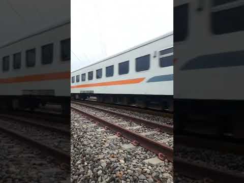 LAGI LAGI LOKOMOTIF