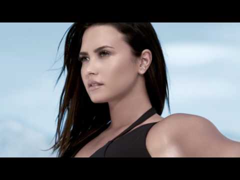 Demi Lovato - I don't give a. Fabletics #Demi4Fabletics goo.gl/PhwxTM