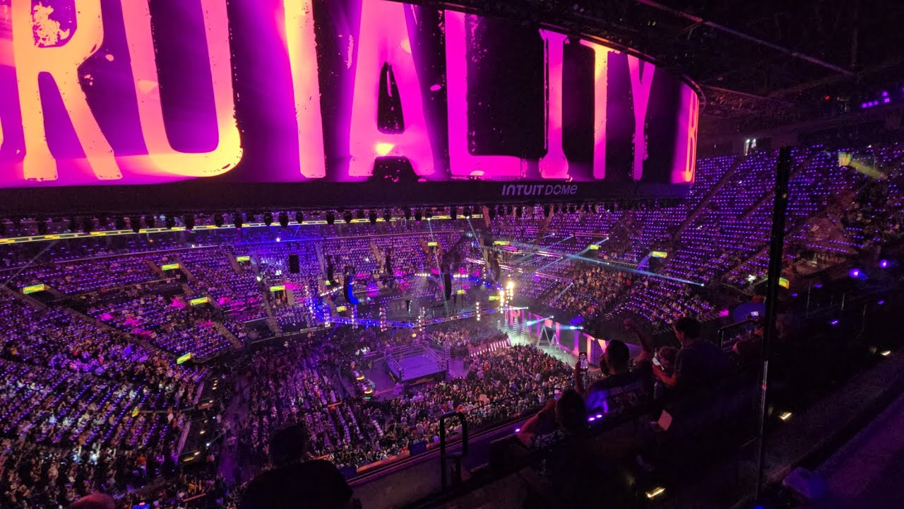 Women's Money In The Bank Ladder Match Entrances Live! (MITB 2025)