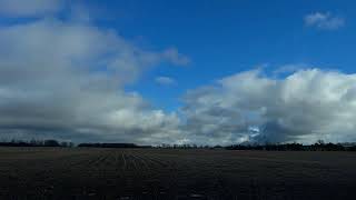 Time-Lapse. Spring Mid-day clouds