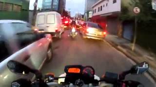 O motoqueiro mais pinÃ©u do mundo! Totalmente Louco Maluco Doido Crazy!