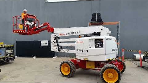 How to Pre-Start an EWP Boom-Type (over 11 metres) | Pro-Lift Training FNQ