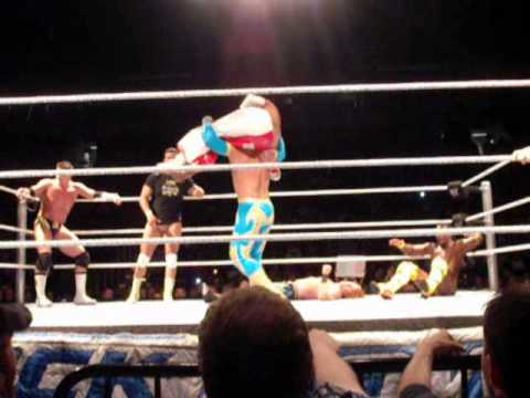 Rey Mysterio vs. Sin Cara in battle royal (Supershow 7/16/2011)