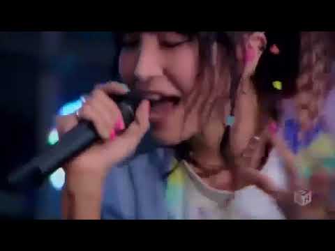 Lisa Crossing Field Mp3 Mp4 Indir Dur